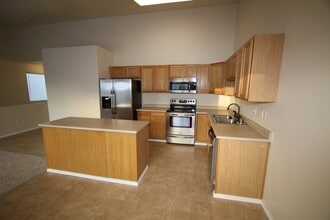 717 Blackburn Ct in Anchorage, AK - Building Photo - Building Photo