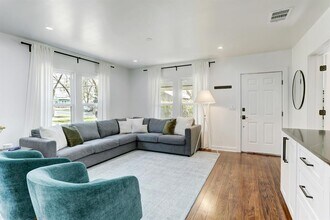 4502 Avenue H in Austin, TX - Building Photo - Building Photo