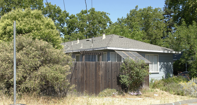 1843 Mcnorth Dr in Concord, CA - Building Photo - Building Photo