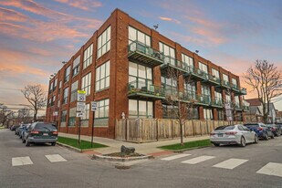 2654 W Medill Ave in Chicago, IL - Building Photo