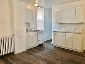 2504 N Calvert St in Baltimore, MD - Building Photo - Building Photo