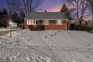 1828 Olmstead Dr in Falls Church, VA - Building Photo