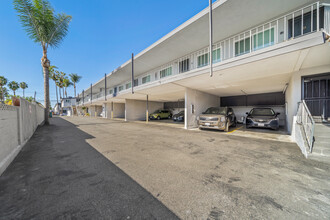 Linda Apartments in Torrance, CA - Foto de edificio - Building Photo