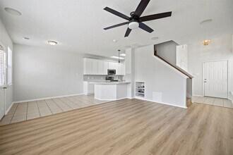 235 W Stedhill Loop in Conroe, TX - Building Photo - Building Photo