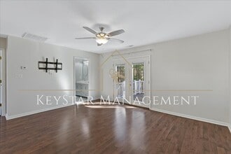 1812 Shiva Ct in Durham, NC - Foto de edificio - Building Photo
