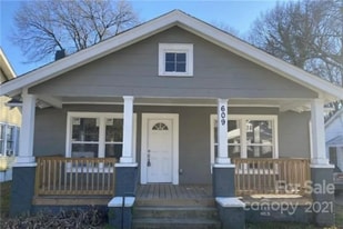 609 W Garrison Blvd in Gastonia, NC - Building Photo