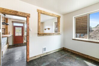 6240-6243 Three Needles Ln in Lolo, MT - Building Photo - Building Photo