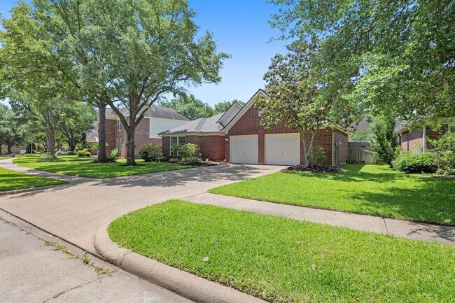 8419 Broken Timber Way in Houston, TX - Building Photo - Building Photo