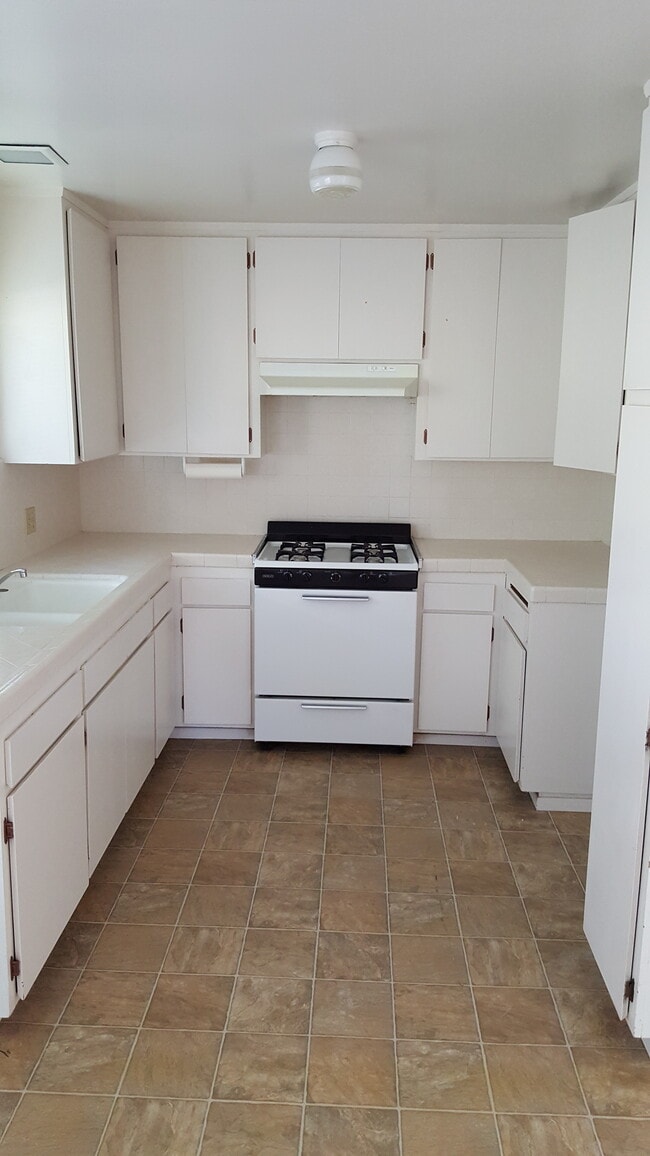 522 W Fallbrook St in Fallbrook, CA - Building Photo - Building Photo