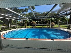 1315 SE 45th St in Cape Coral, FL - Building Photo