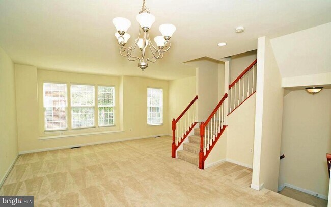 2303 Huntington Ave in Alexandria, VA - Building Photo - Building Photo