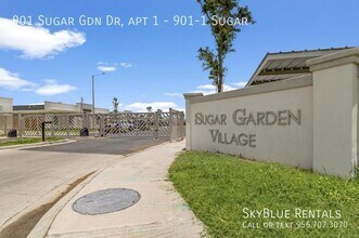 901 Sugar Gdn Dr in Pharr, TX - Building Photo - Building Photo