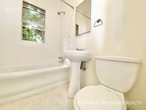 836 Sanborn Ave, Unit 322 in Los Angeles, CA - Foto de edificio - Building Photo