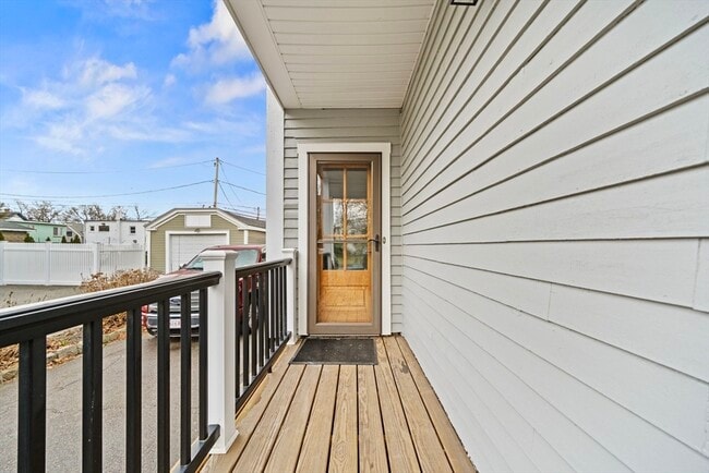 24 Chestnut St in Wakefield, MA - Building Photo - Building Photo