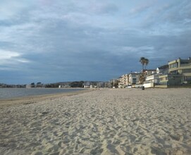 3728 Ingraham St in San Diego, CA - Foto de edificio - Building Photo