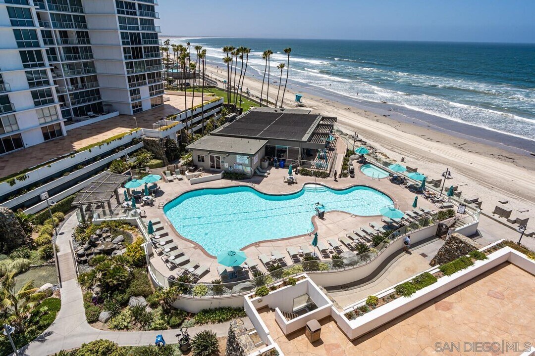 1760 Avenida Del Mundo in Coronado, CA - Building Photo