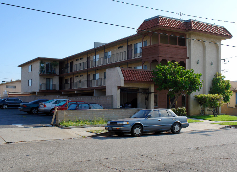 4381 W 136th St in Hawthorne, CA - Foto de edificio