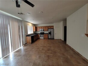 2312 Scissortail Ct in North Las Vegas, NV - Foto de edificio - Building Photo