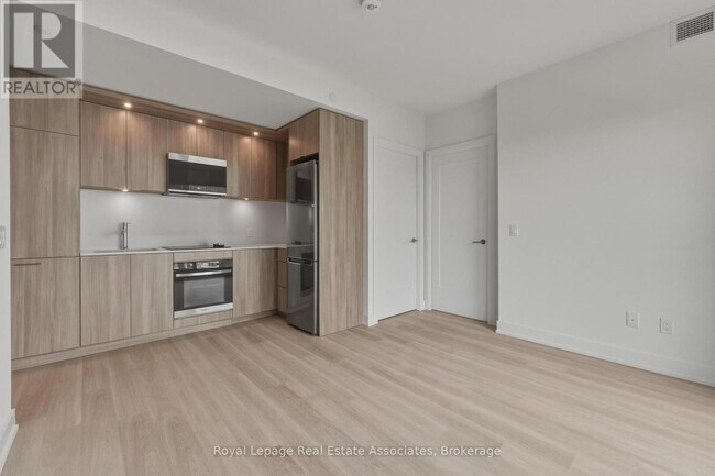 25 Cordova Ave in Toronto, ON - Building Photo - Building Photo