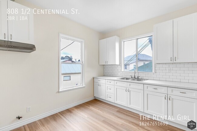 808 1/2 Centennial St in Los Angeles, CA - Building Photo - Building Photo