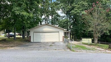 2400 Walnut Dr NW in Cleveland, TN - Building Photo - Building Photo