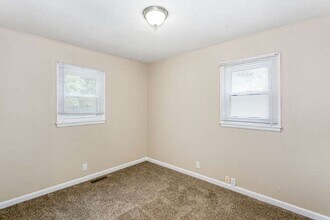 528 N Sheridan Ave in Valley Center, KS - Building Photo - Building Photo
