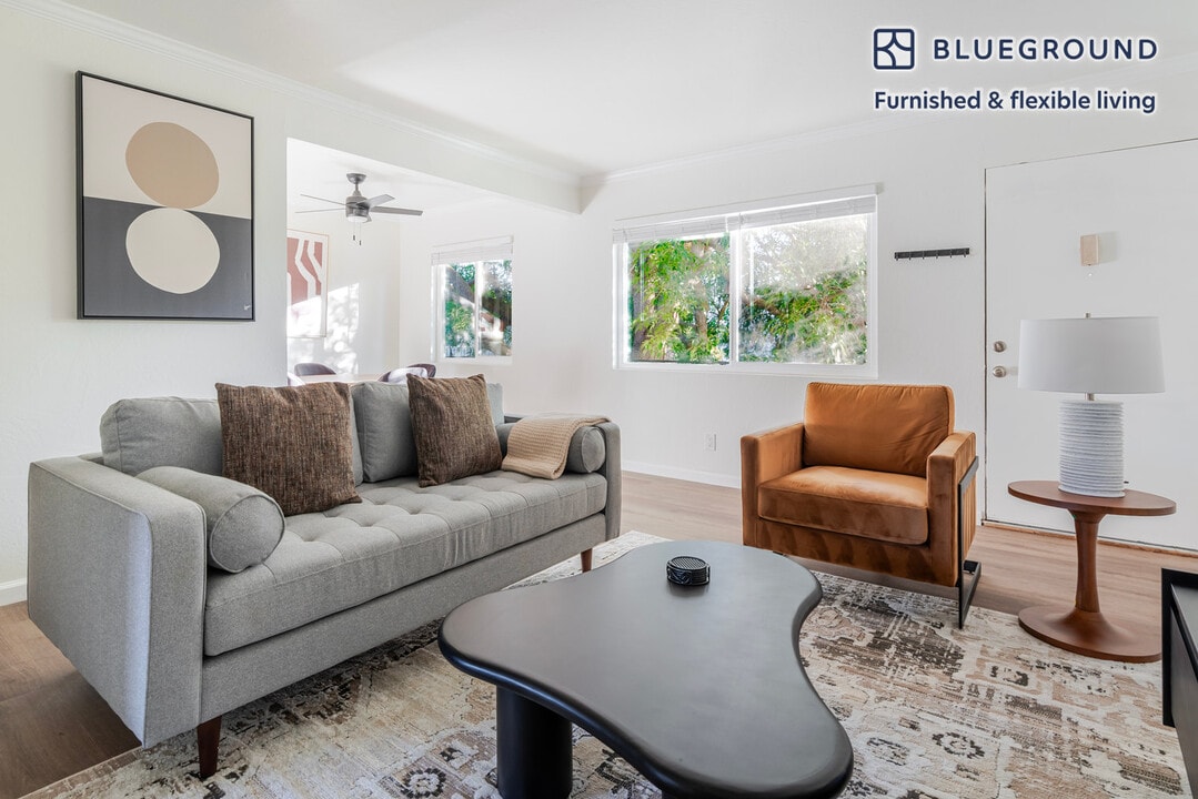 245 Bush St in Mountain View, CA - Foto de edificio