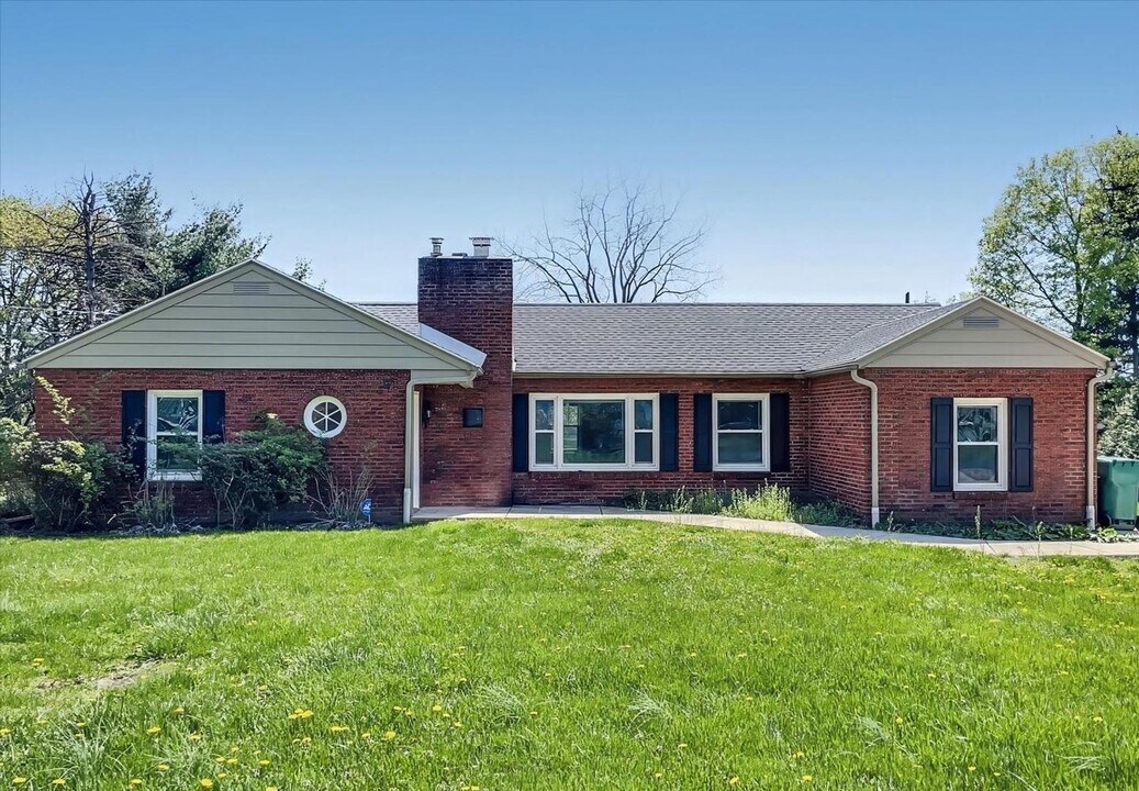 4451 Motter Ln in Camp Hill, PA - Building Photo