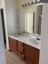 5016 Miners Ridge Dr in Las Vegas, NV - Building Photo - Building Photo
