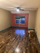 605 Methodist Ave in Perkins, OK - Building Photo