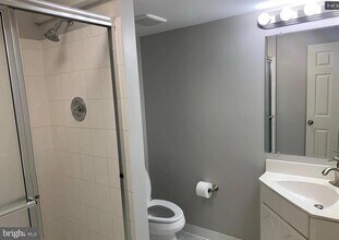 13216 Chestnut Oak Dr in Gaithersburg, MD - Building Photo - Building Photo