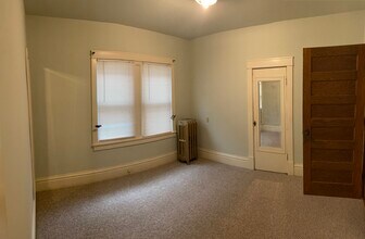 2416 Garfield Ave, Unit 2BD First Floor Unit in Minneapolis, MN - Building Photo - Building Photo