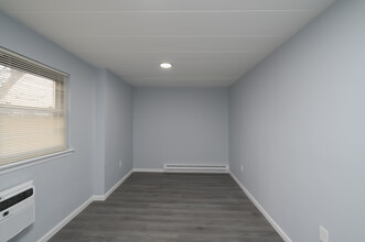 5231 Oxford Ave. in Philadelphia, PA - Building Photo - Interior Photo