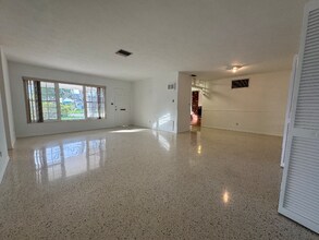 5290 38th Way S in St. Petersburg, FL - Building Photo - Building Photo