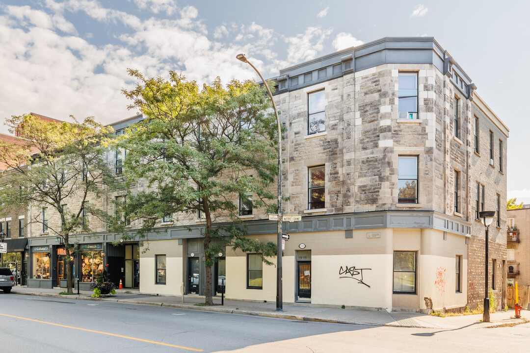 1910 Notre-Dame Rue O in Montréal, QC - Building Photo