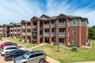 The Greens at Mustang Creek in Yukon, OK - Building Photo - Building Photo