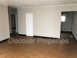 1005 N Pershing Ave in Indianapolis, IN - Building Photo - Building Photo