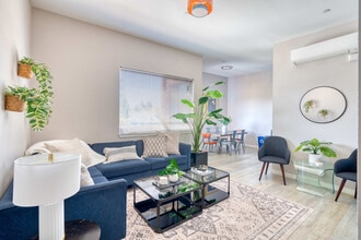 1428 SE 19th Ave in Portland, OR - Building Photo - Building Photo