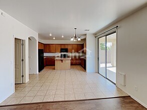 18015 W Carol Ave in Waddell, AZ - Foto de edificio - Building Photo