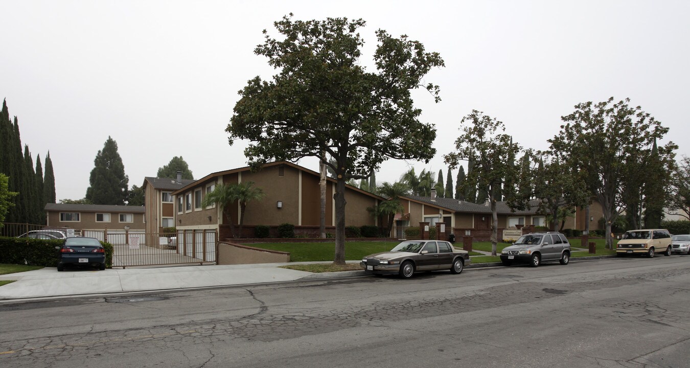 Cinnamon Creek Apartments in Anaheim, CA - Foto de edificio