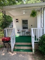 242 Victory Dr SE in Marietta, GA - Building Photo