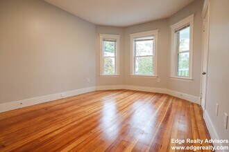 100 Brayton Rd, Unit 1 in Boston, MA - Foto de edificio - Building Photo