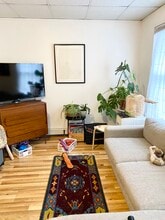 160 Otis St, Unit 1 in Cambridge, MA - Foto de edificio - Building Photo