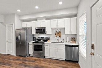 624 E 32nd St in Tacoma, WA - Foto de edificio - Building Photo