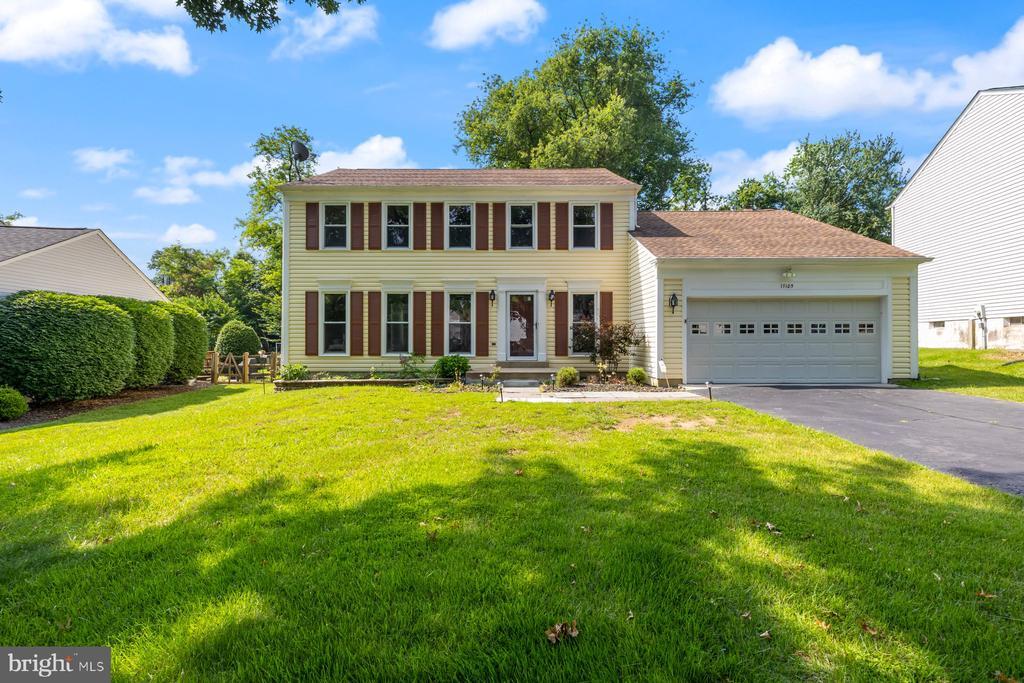 17105 Amity Dr in Derwood, MD - Foto de edificio