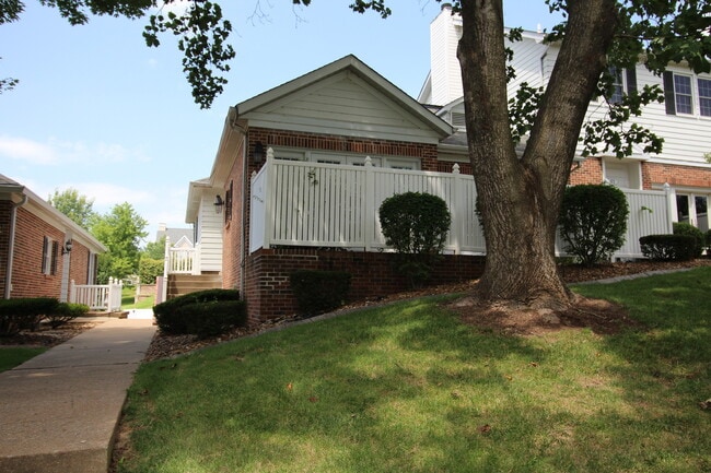 173 Carriage Ct in Washington, MO - Building Photo - Building Photo