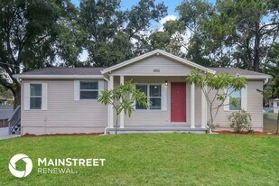 4801 King Lake Dr in Land O Lakes, FL - Building Photo