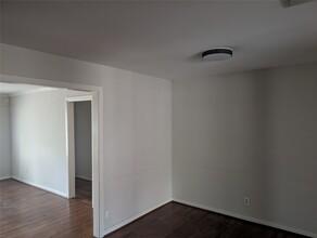 5310 Windswept Ln in Houston, TX - Building Photo - Building Photo