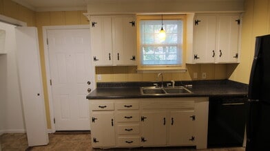 2425 Chapel Avenue, Unit B in Nashville, TN - Foto de edificio - Building Photo