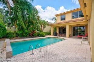 10891 Northgreen Dr in Wellington, FL - Building Photo
